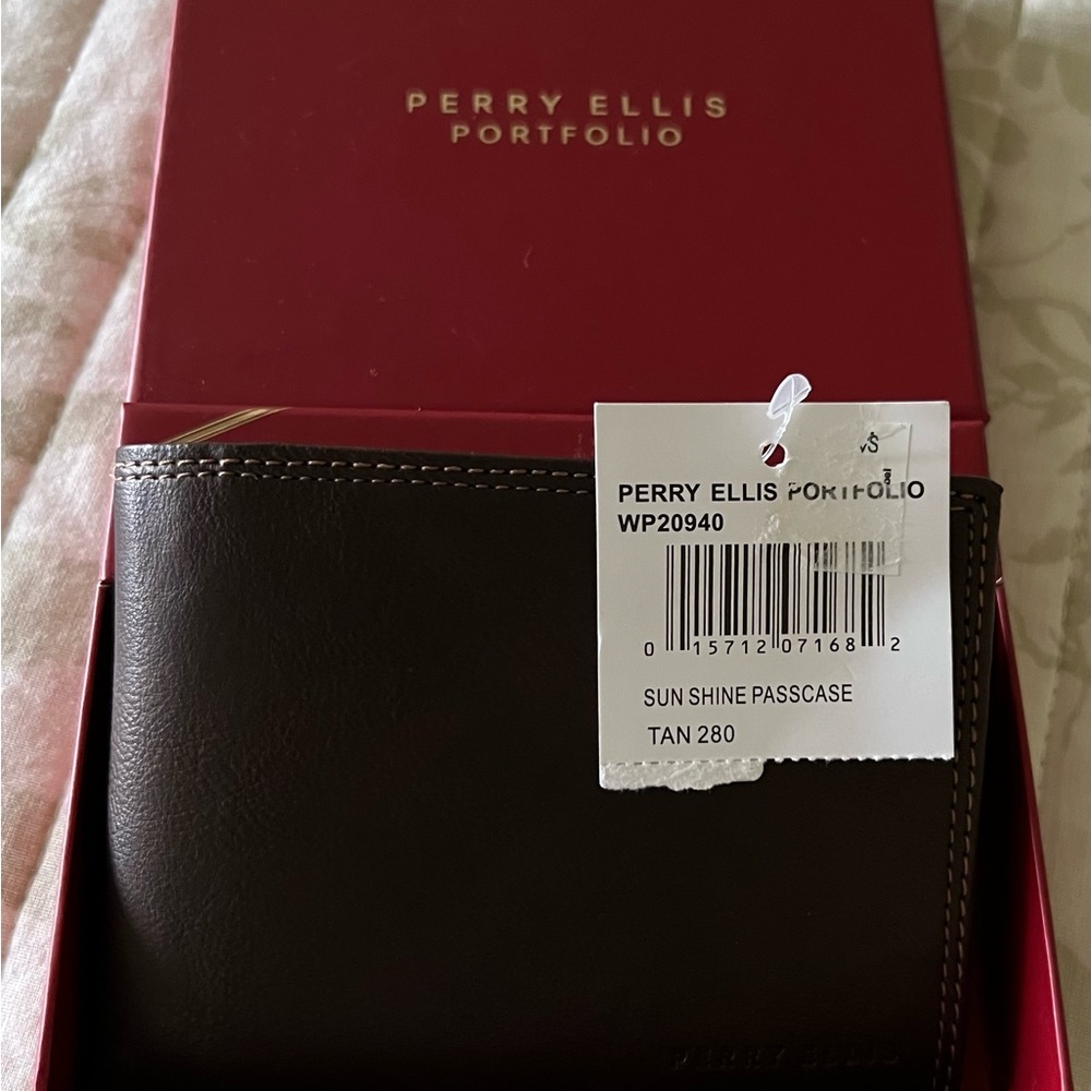 Men’s brown leather Perry Ellis men’s wallet